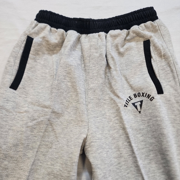 NWT Title Boxing Men's Hearther Gray Black Trim 2 Pockets Sweatpants, sz LG - Picture 1 of 13